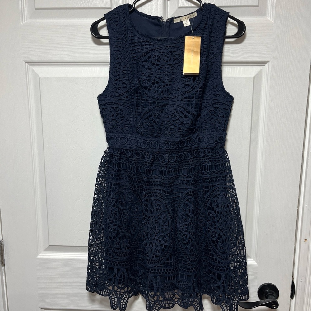 NWT Miami Navy Blue Lace Sleeveless Lined Dress Size Small